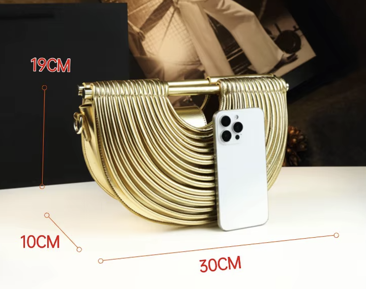 Myluna Clutch